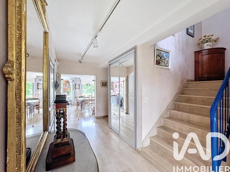 Maison - 220 m² - 8 pièces