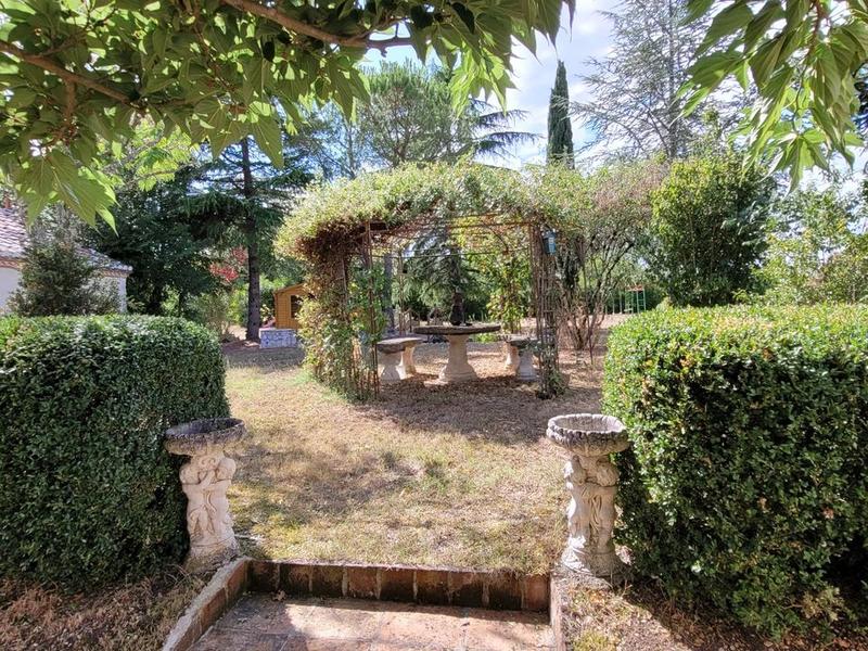 Propriété - 115 m² - 7 pièces