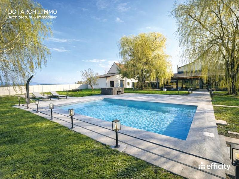 Maison - 365 m² - 9 pièces