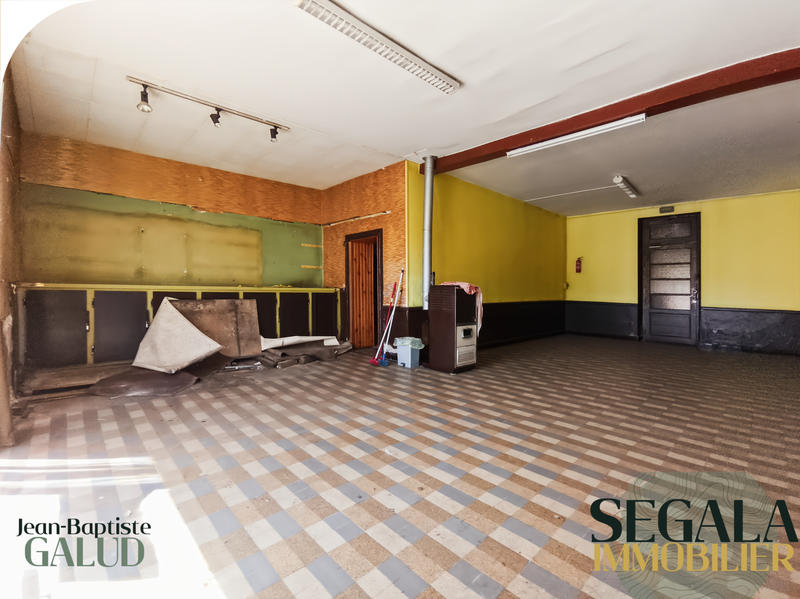 Maison - 220 m² - 8 pièces