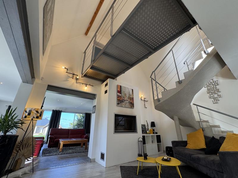 Maison - 200 m² - 7 pièces