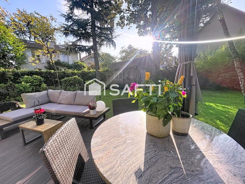 Maison - 220 m² - 6 pièces