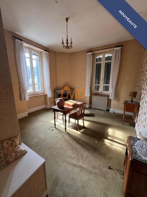 Maison - 274 m² - 9 pièces