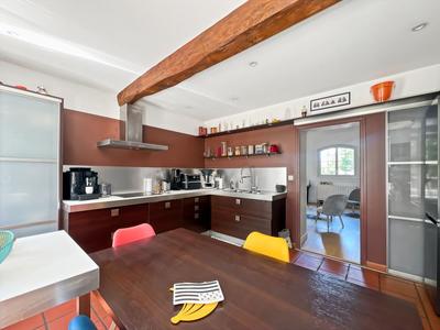 Maison - 235 m² - 6 pièces