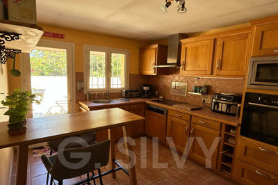 Maison - 206 m² - 8 pièces