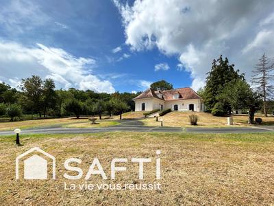 Maison - 235 m² - 6 pièces