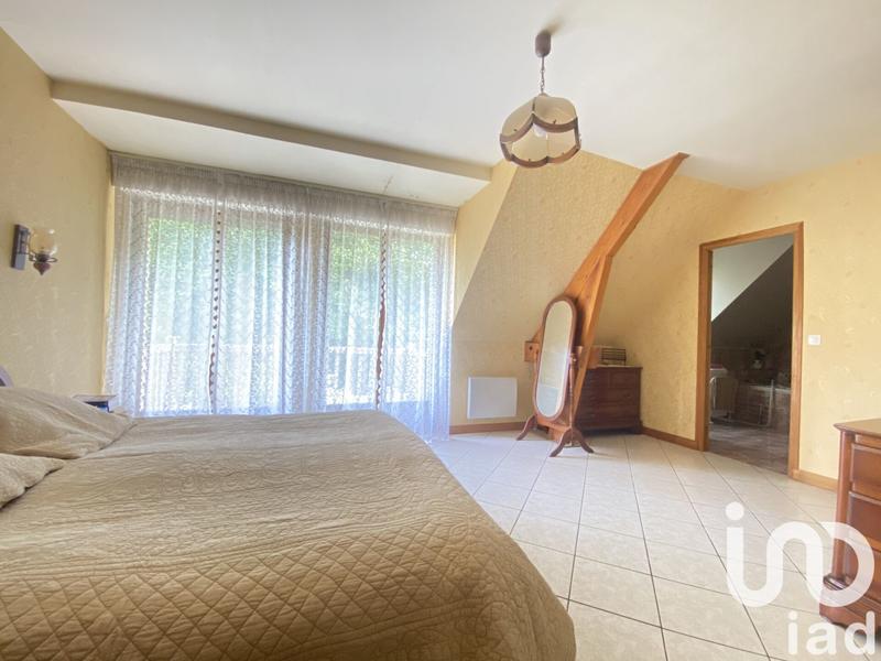 Maison - 200 m² - 8 pièces