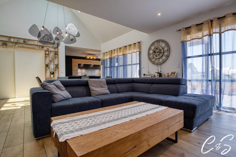 Maison contemporaine - 137 m² - 6 pièces