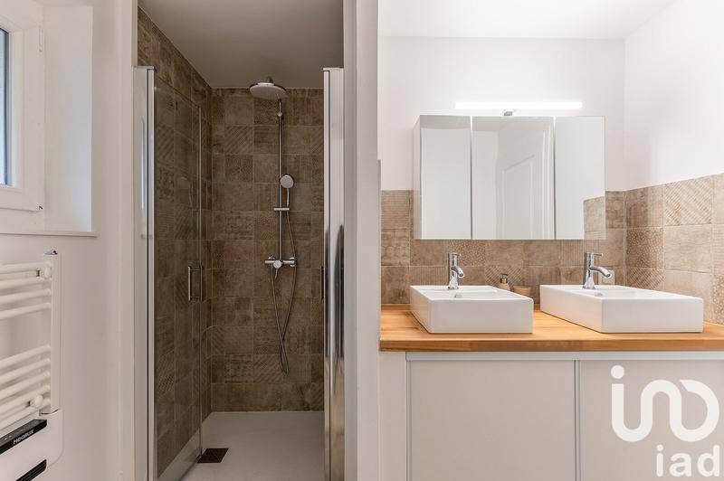 Maison - 282 m² - 8 pièces