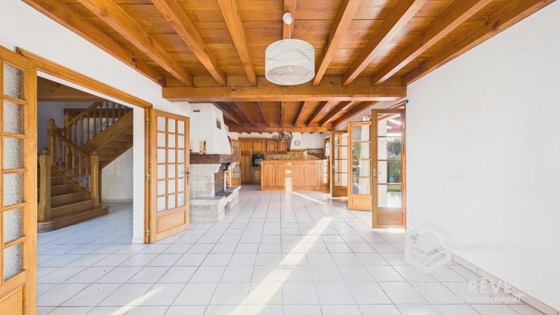 Maison traditionnelle - 145 m² - 5 pièces