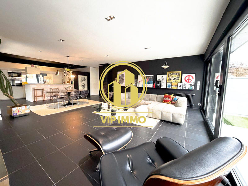 Maison - 137 m² - 6 pièces