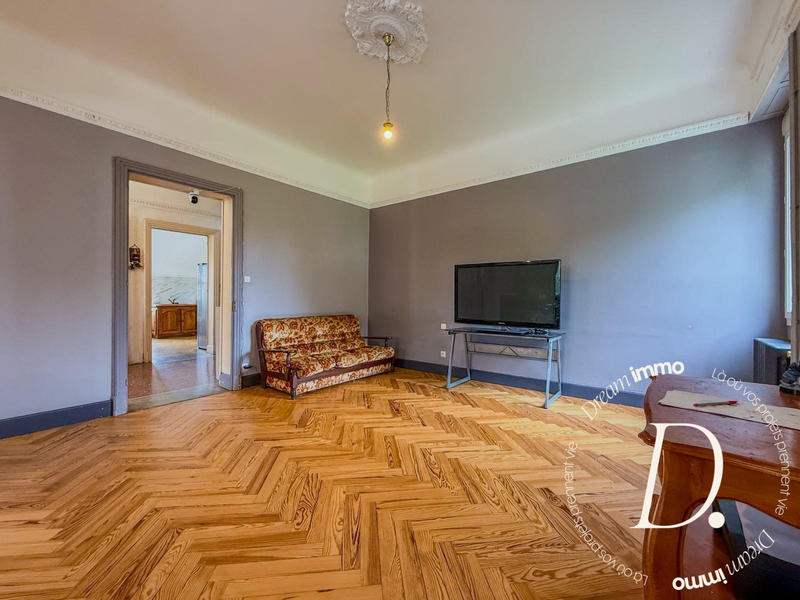 Maison - 204 m² - 8 pièces