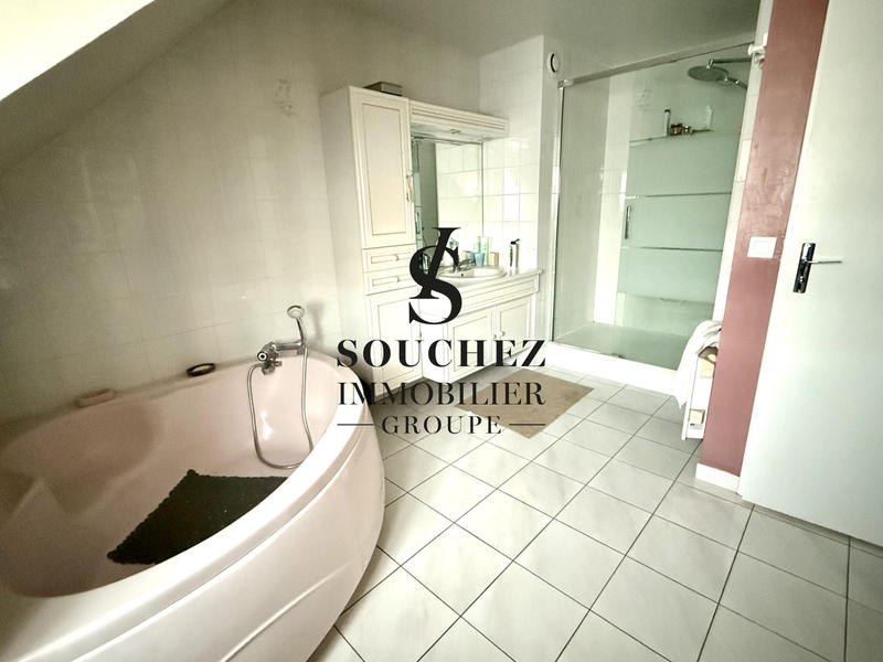 Maison - 107 m² - 4 pièces