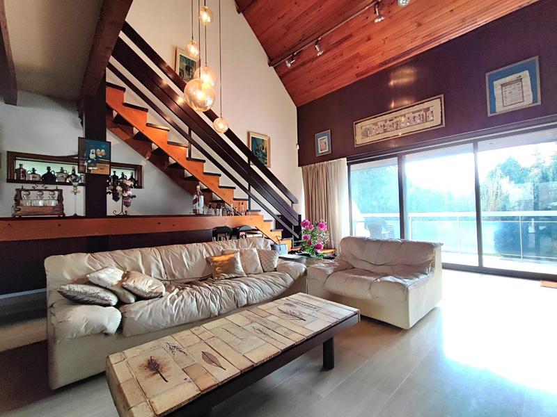 Maison - 200 m² - 10 pièces