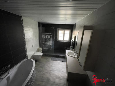 Maison - 196 m² - 7 pièces