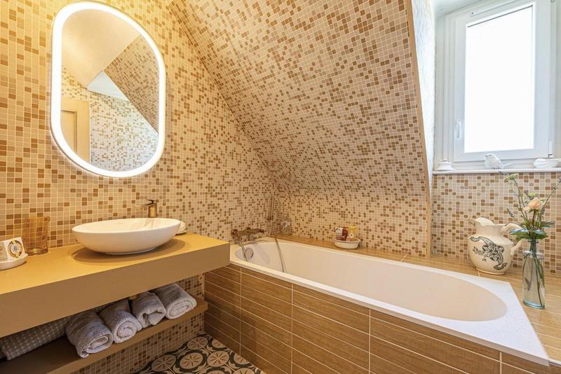 Maison - 182 m² - 9 pièces