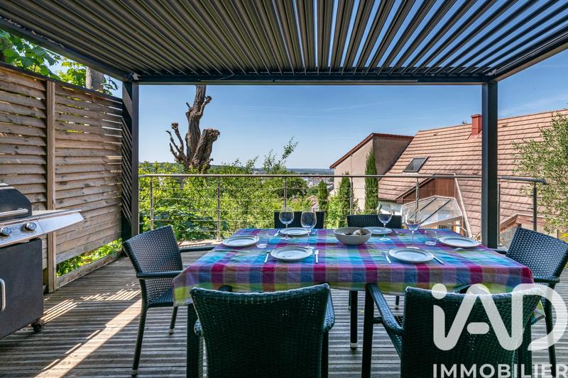 Maison - 214 m² - 9 pièces