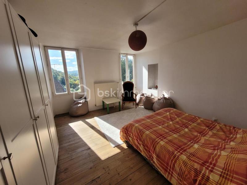 Maison - 194 m² - 8 pièces