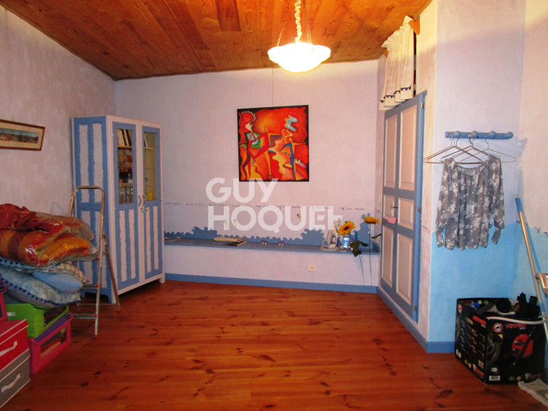 Maison - 180 m² - 8 pièces