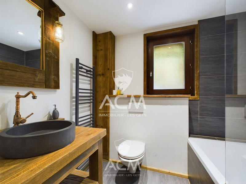 Châlet - 310 m² - 14 pièces