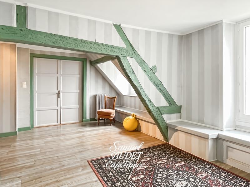 Maison - 245 m² - 7 pièces