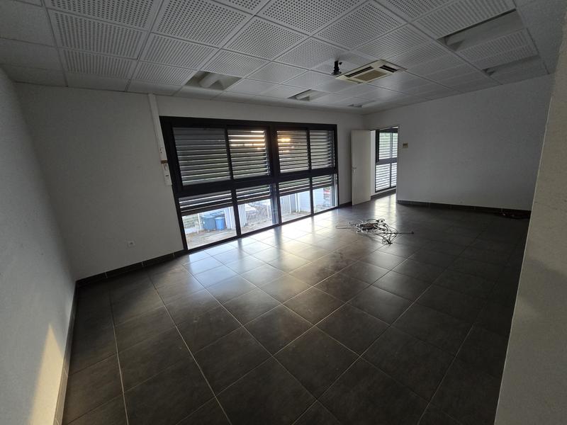 Local d'activités - 960 m²