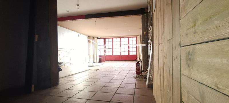 Local commercial - 90 m² - 3 pièces