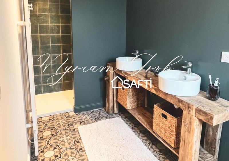 Maison - 195 m² - 7 pièces