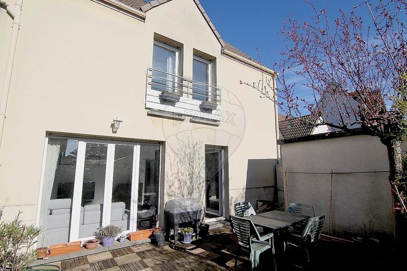 Maison - 104 m² - 6 pièces