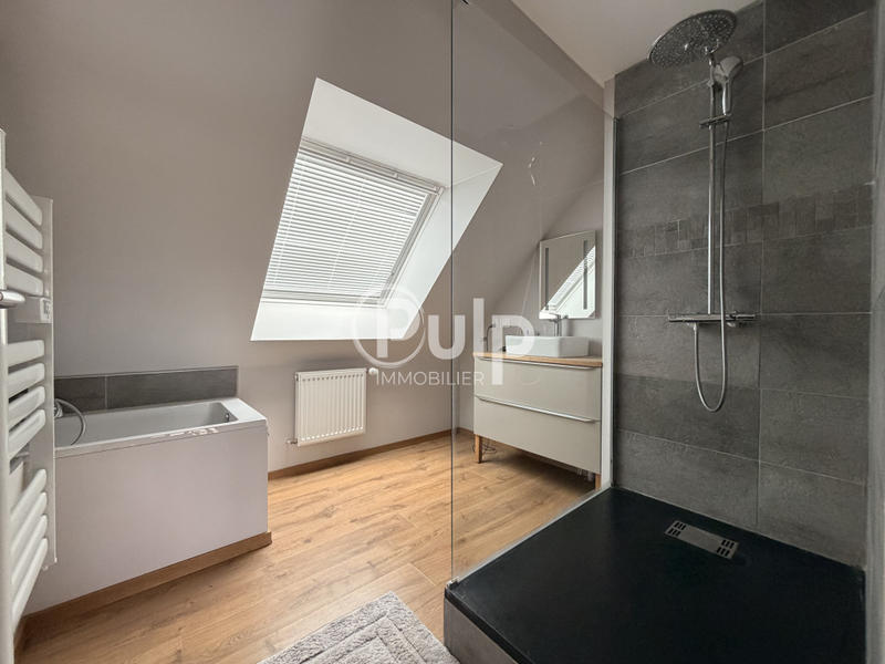 Pavillon - 104 m² - 7 pièces