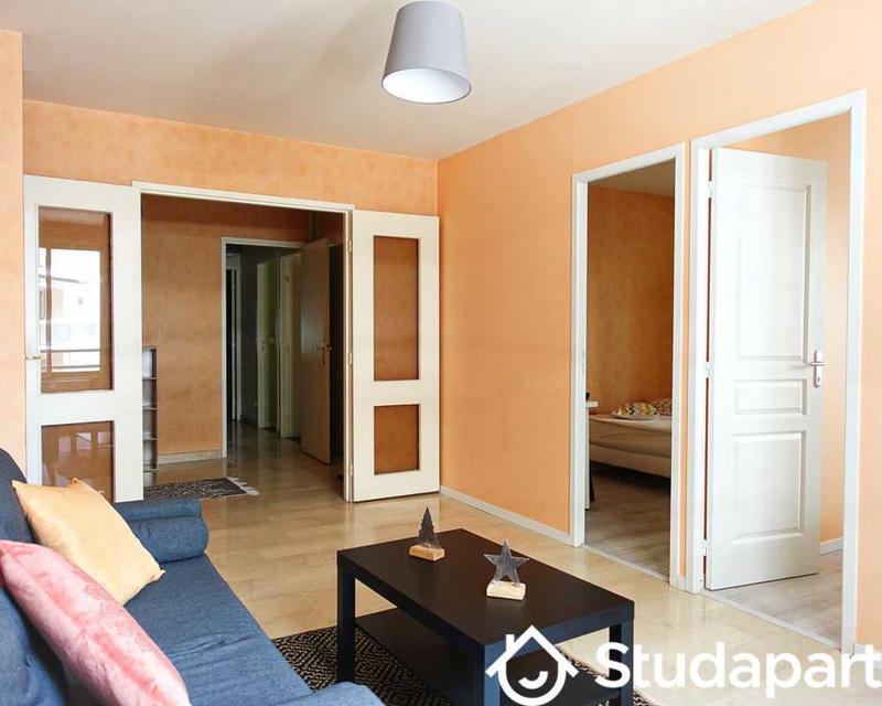 Chambre - 100 m² - 1 pièce