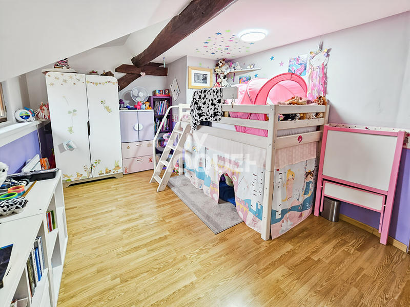 Appartement - 104 m² - 5 pièces