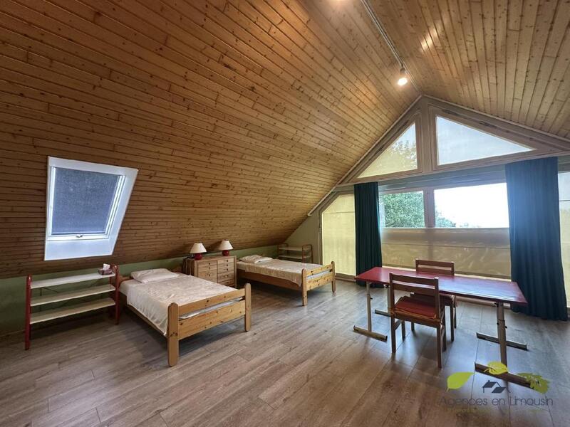 Propriété - 287 m² - 7 pièces