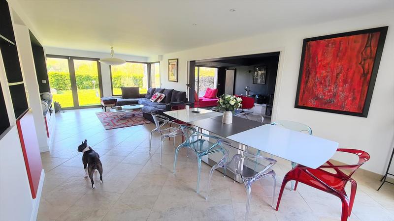 Maison - 252 m² - 9 pièces