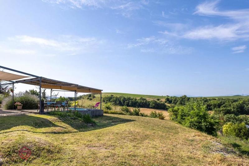 Maison - 258 m² - 9 pièces