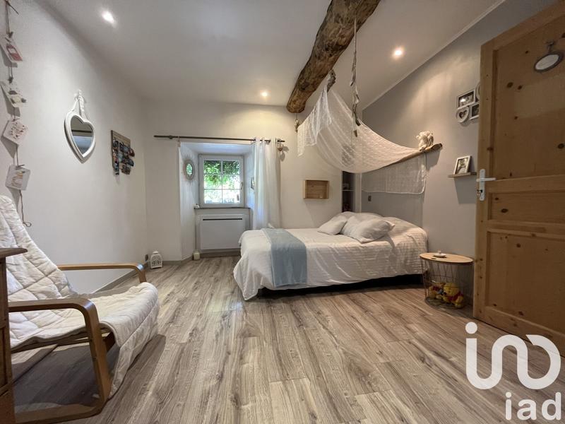 Maison - 180 m² - 8 pièces