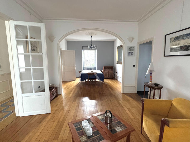 Maison - 209 m² - 8 pièces