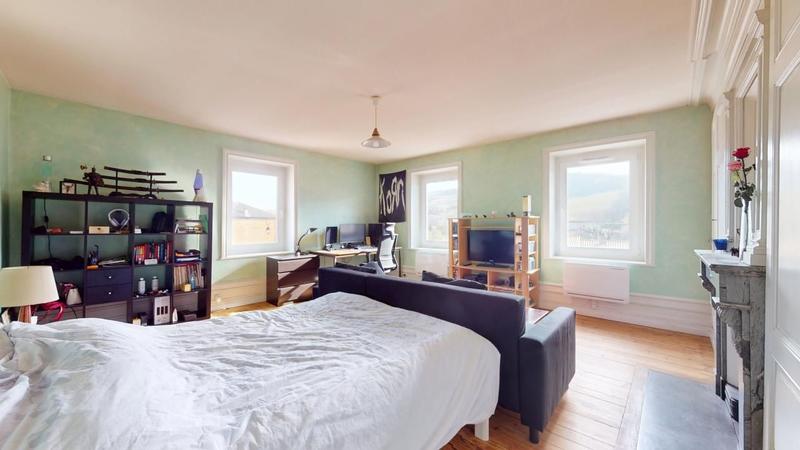 Maison - 240 m² - 5 pièces