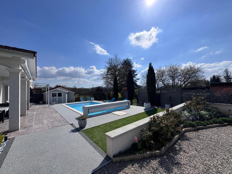 Maison - 108 m² - 4 pièces