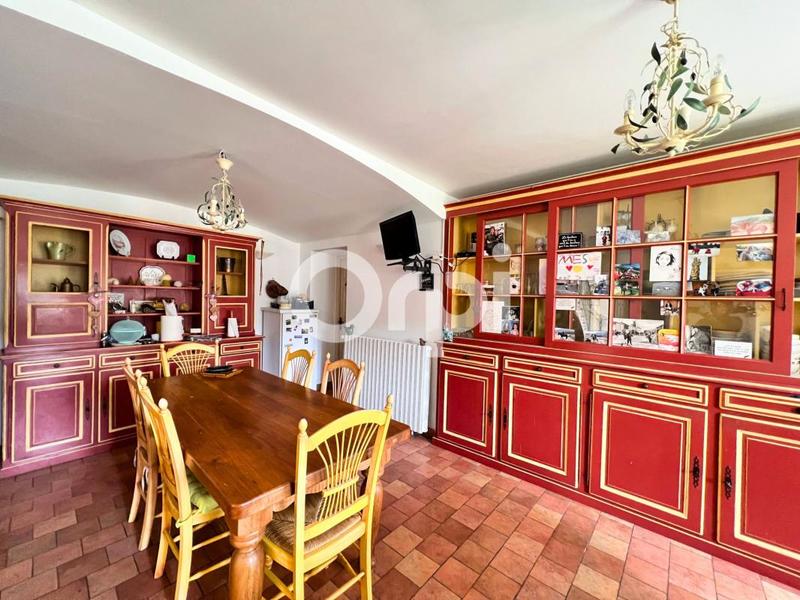 Demeure - 523 m² - 9 pièces