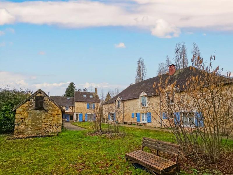 Moulin - 400 m² - 15 pièces