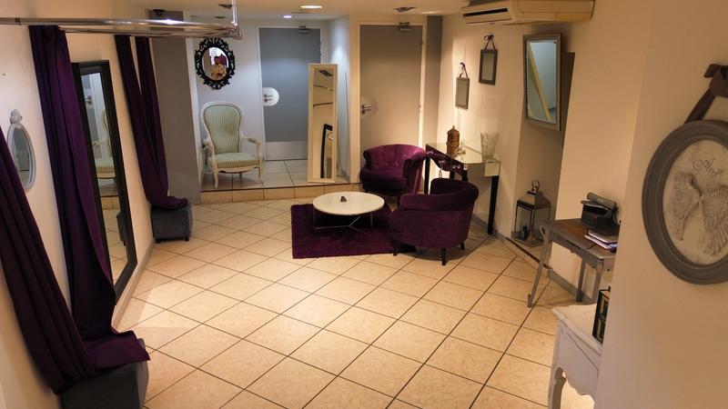 Fonds de commerce - Magasins - 161 m²