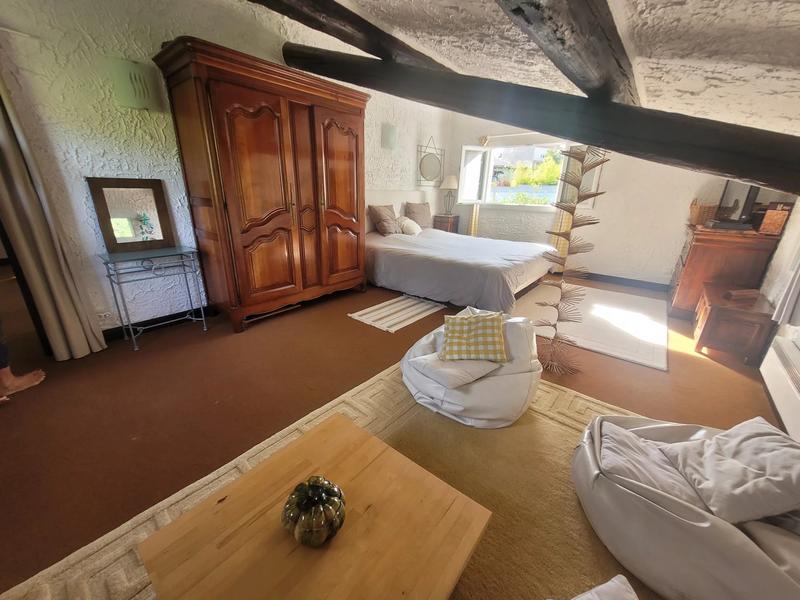 Villa - 243 m² - 11 pièces