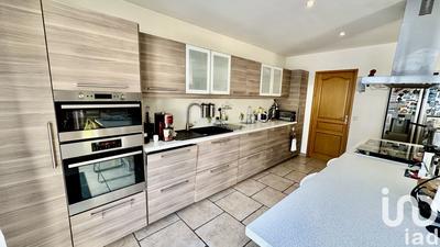 Maison - 228 m² - 8 pièces