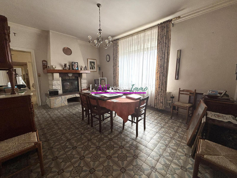 Maison traditionnelle - 238 m² - 7 pièces