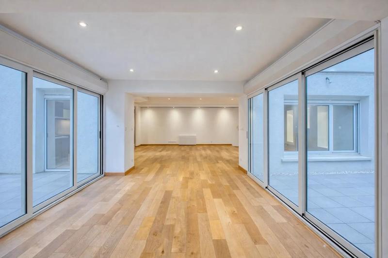 Appartement - 177 m² - 8 pièces