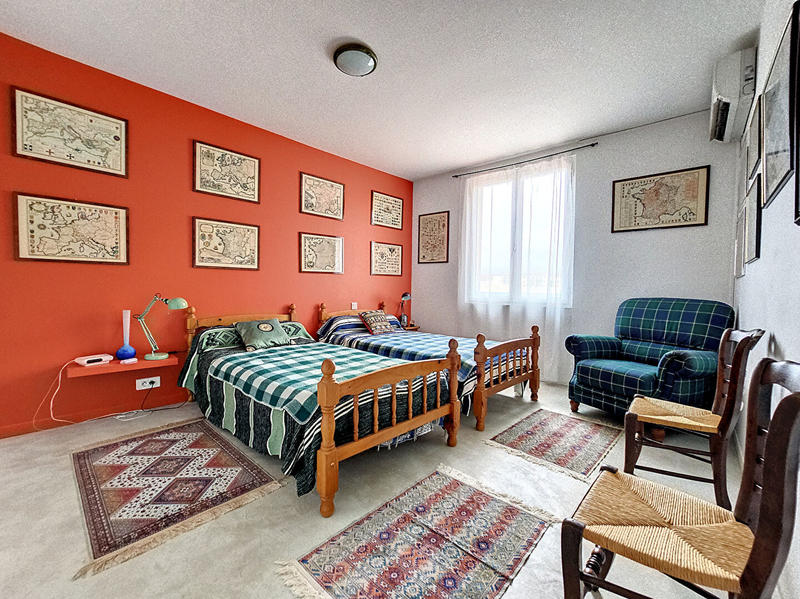 Maison - 200 m² - 6 pièces