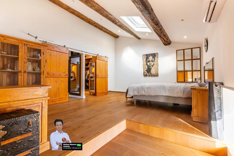 Mas - 303 m² - 9 pièces