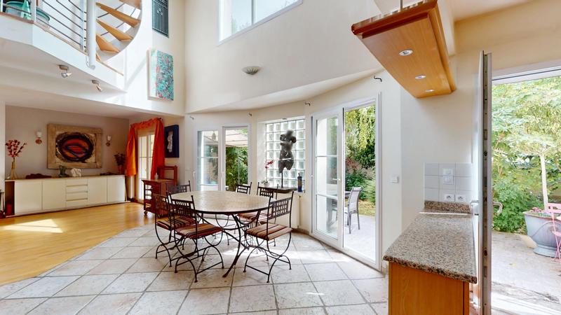 Maison contemporaine - 200 m² - 7 pièces