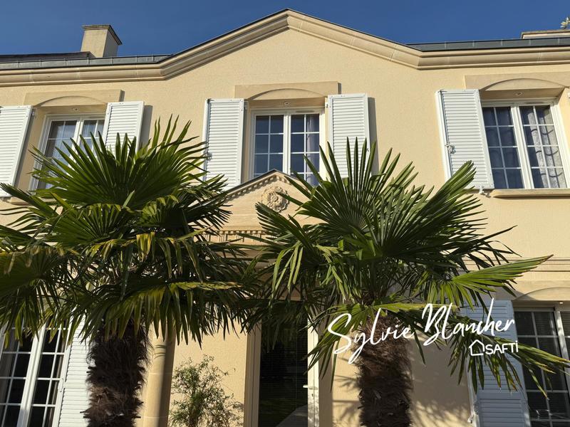 Maison - 197 m² - 7 pièces